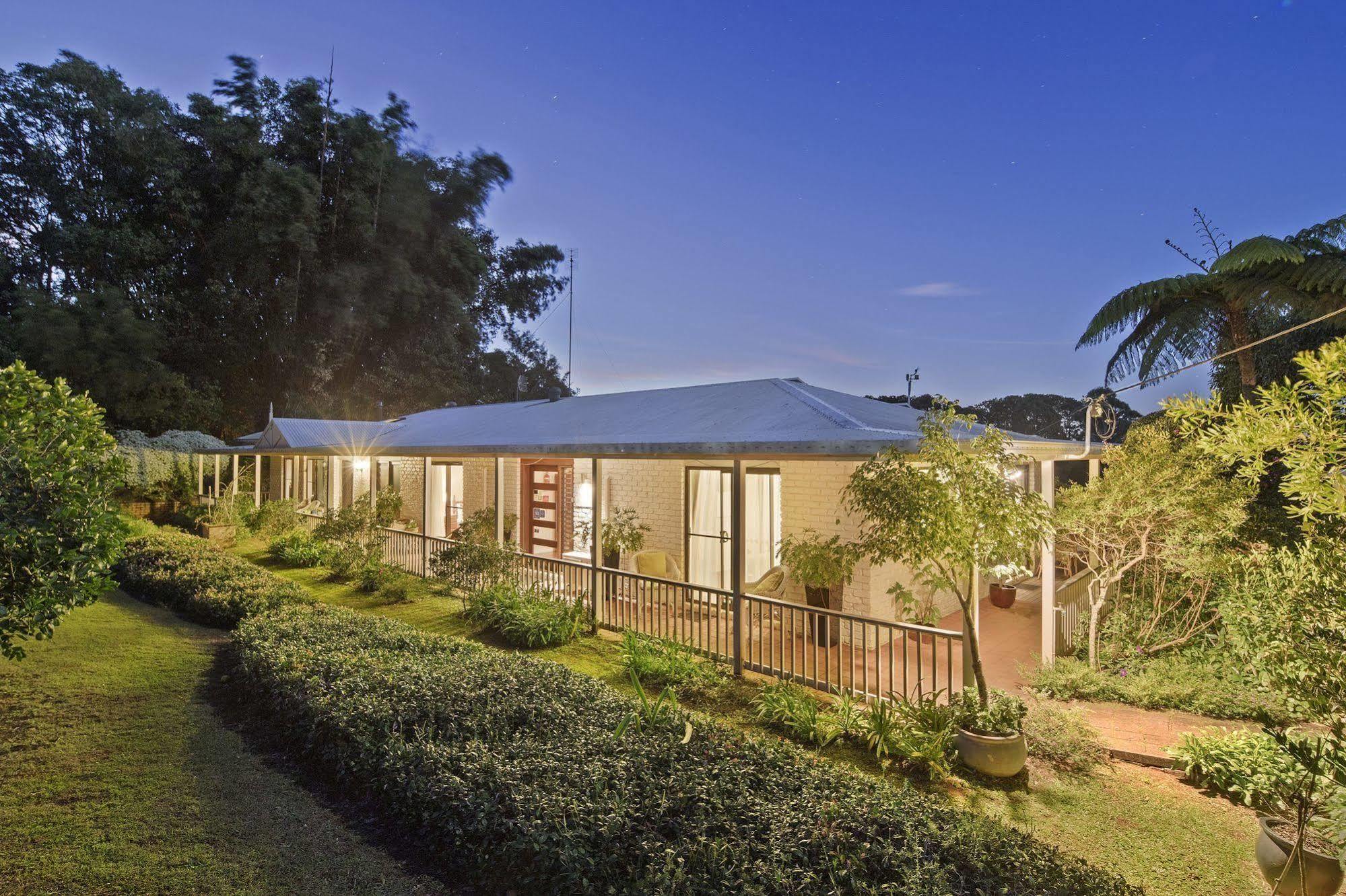 Eden Lodge Nambour Exterior photo